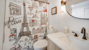 Cozy 1st-Floor Flat 2BR Backyard Free Parking